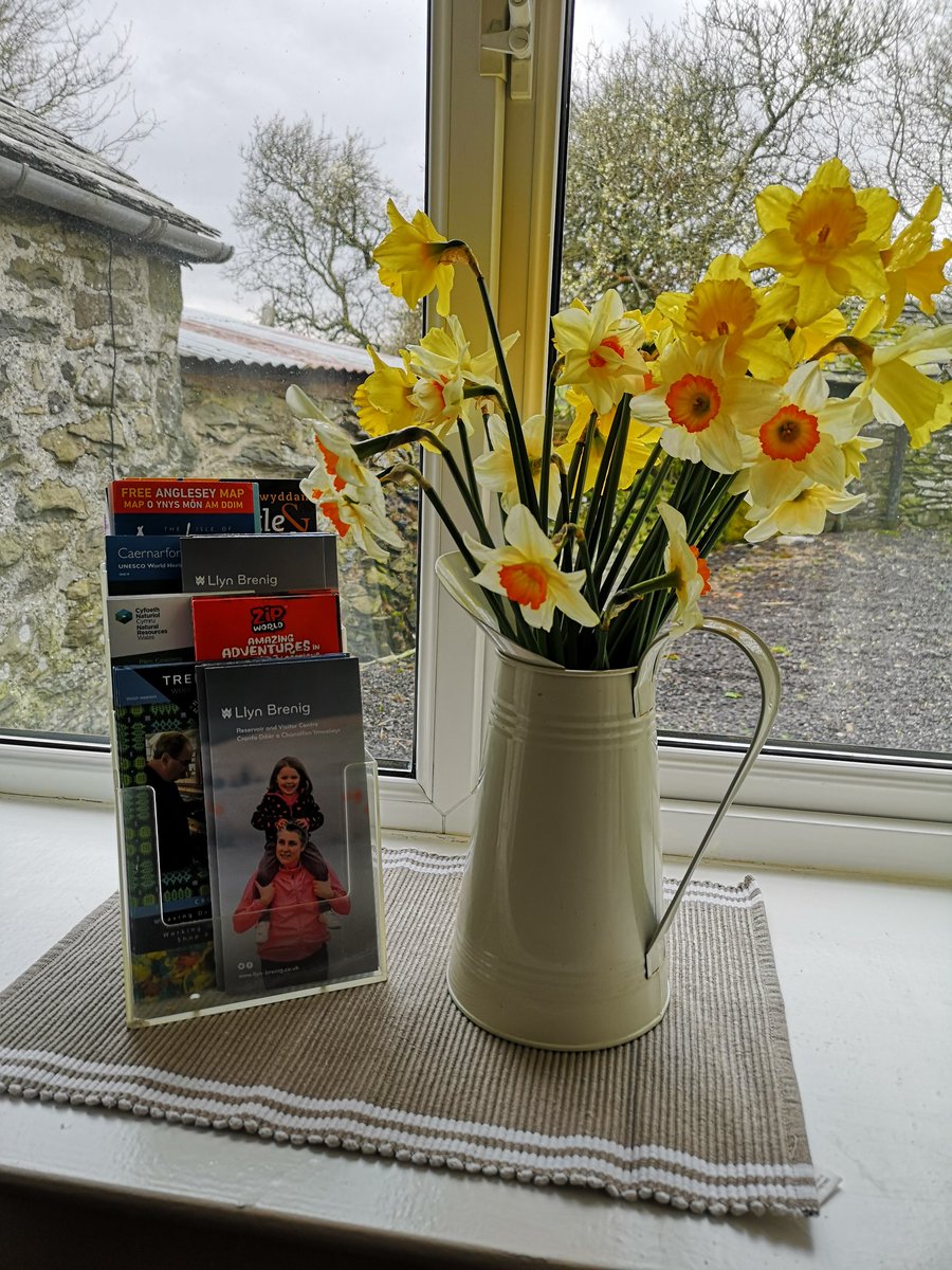 Ein bwthyn gwledig yn barod am deulu! Mae digonedd i'w wneud yn yr ardal bendigedig yma. Our rural cottage ready for a family! There's plenty to do in this gorgeous area 🏴󠁧󠁢󠁷󠁬󠁳󠁿🏞️🏠 <a href="/sykescottages/">Sykes Holiday Cottages</a> <a href="/LlynBrenig/">Llyn Brenig</a> <a href="/ZipWorldUK/">Zip World</a> <a href="/cadwcymru/">Cadw</a>