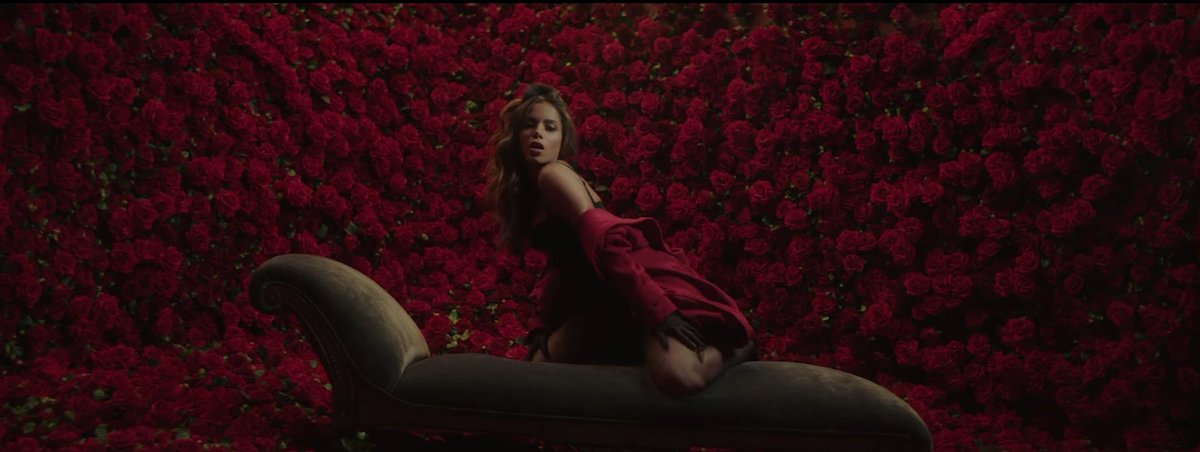 AnittaChart's tweet photo. Rosa: 

Música 10/10
Clipe 10/10
#KissesAnitta https://t.co/ezCRVsIC2z