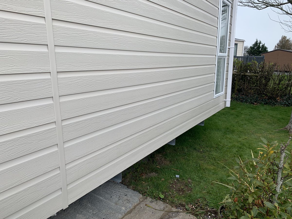 Yesterday’s panel replacement <a href="/BryntegHoliday/">BryntegHolidayPark</a> on an <a href="/ABIHolidayHomes/">ABI Holiday Homes</a> #Northwalescaravanrepairs #Staticcaravanrepairs #Extiriorpanelreplacement #northwales