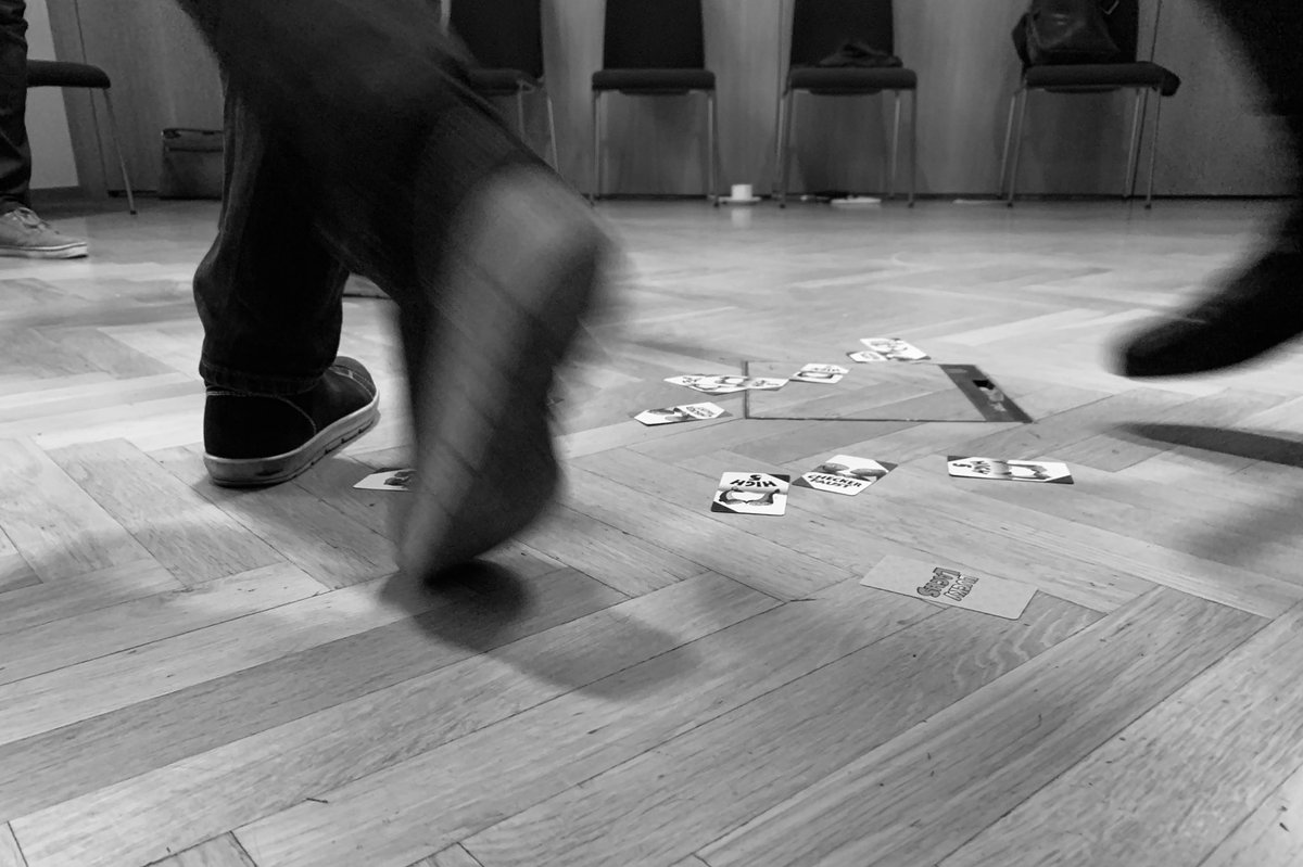 aigner_martin's tweet photo. Ein Stunde Aktivierungs-Spiele ... mit #luckylachs :-) #AgileFacilitationLab2019 https://t.co/kDFXa1Kpwh