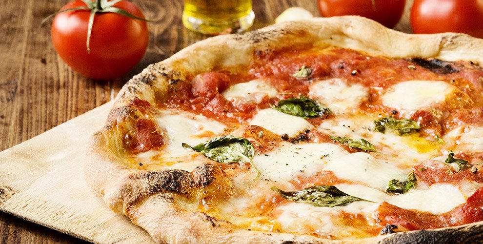 SLHLuxuryHotels's tweet photo. Loud, labyrinthine and bursting with life, Naples is a true melting pot of experiences. And did we mention, the pizza??!! https://t.co/a7IY2XWuDe https://t.co/su0sOxjhU1