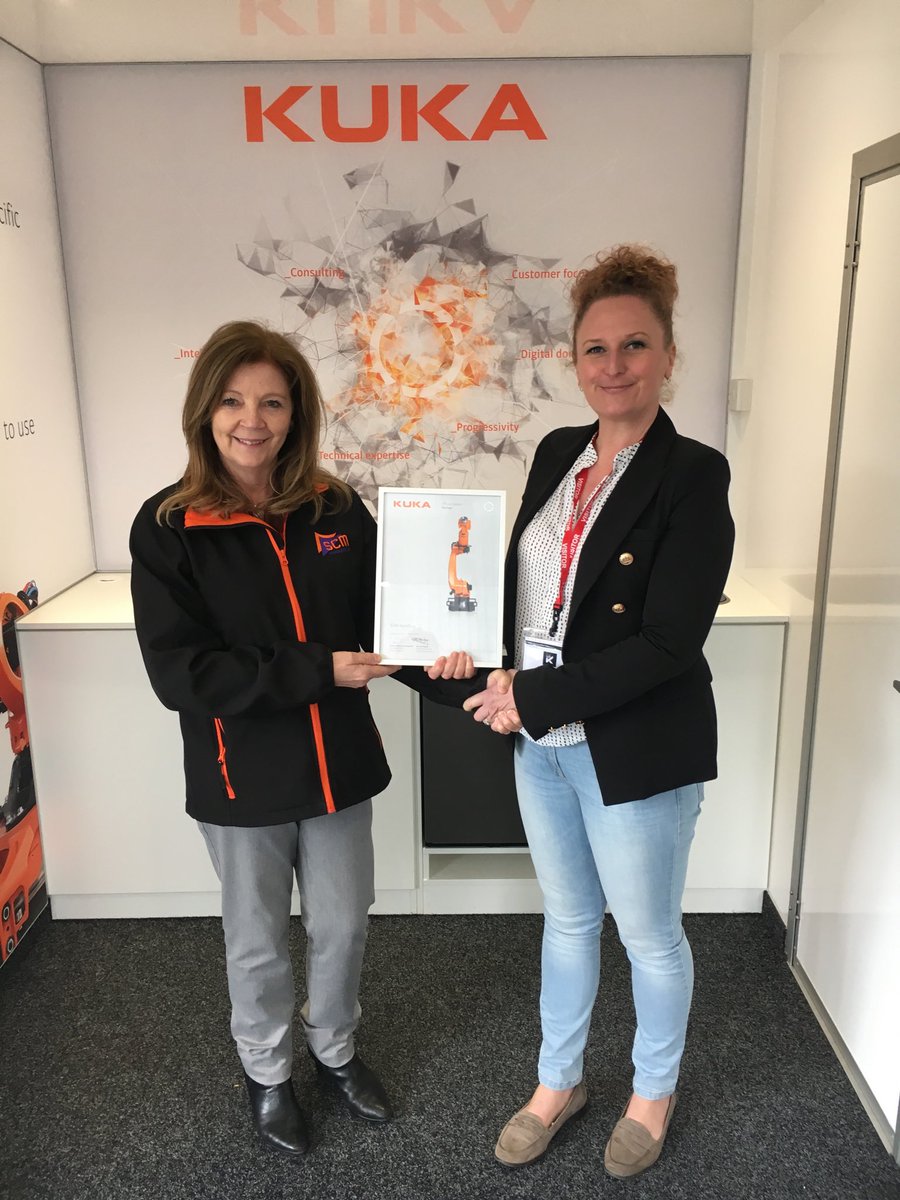scmhandling's tweet photo. Katherine Nowill of ⁦⁦@KUKA_UK⁩ presenting Company Director Lorraine Boulton with our most recent strategic system partner certificate. We are proud to be associated with these market leaders! #robotics #engineering #partnership https://t.co/z1Qh6BMsj7