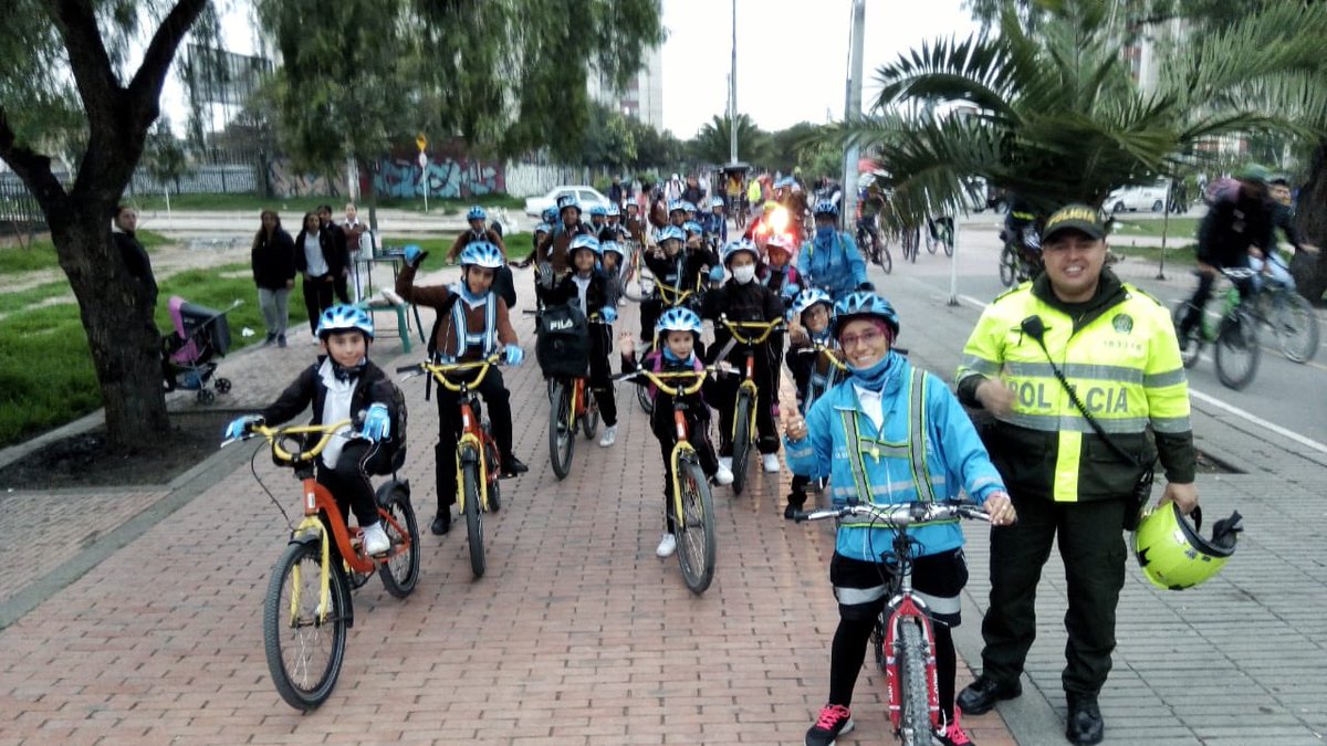 Al Colegio en Bici tweet media