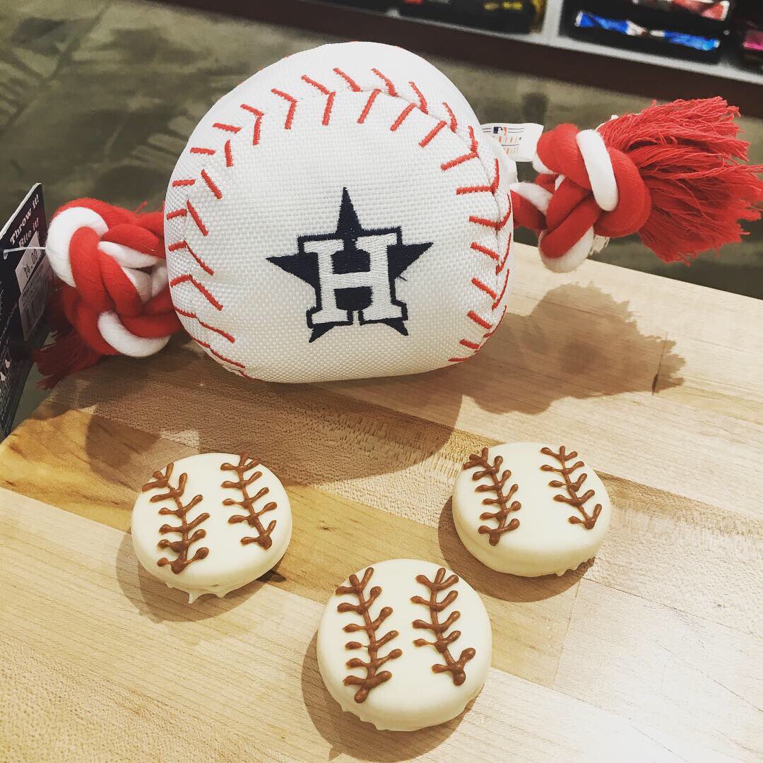 3DogBakeryHTX's tweet photo. Pick up some Astros Gear for the pups, a couple of baseball treats and you’re all set for the dog days of summer to begin!!! @astrosbaseball #houstonastros #astrosbaseball #Astros #goastros #minutemaidpark #mlb #dogcollar #teamspirit #a #htown #dogsofhouston https://t.co/DPF7VPg3fP