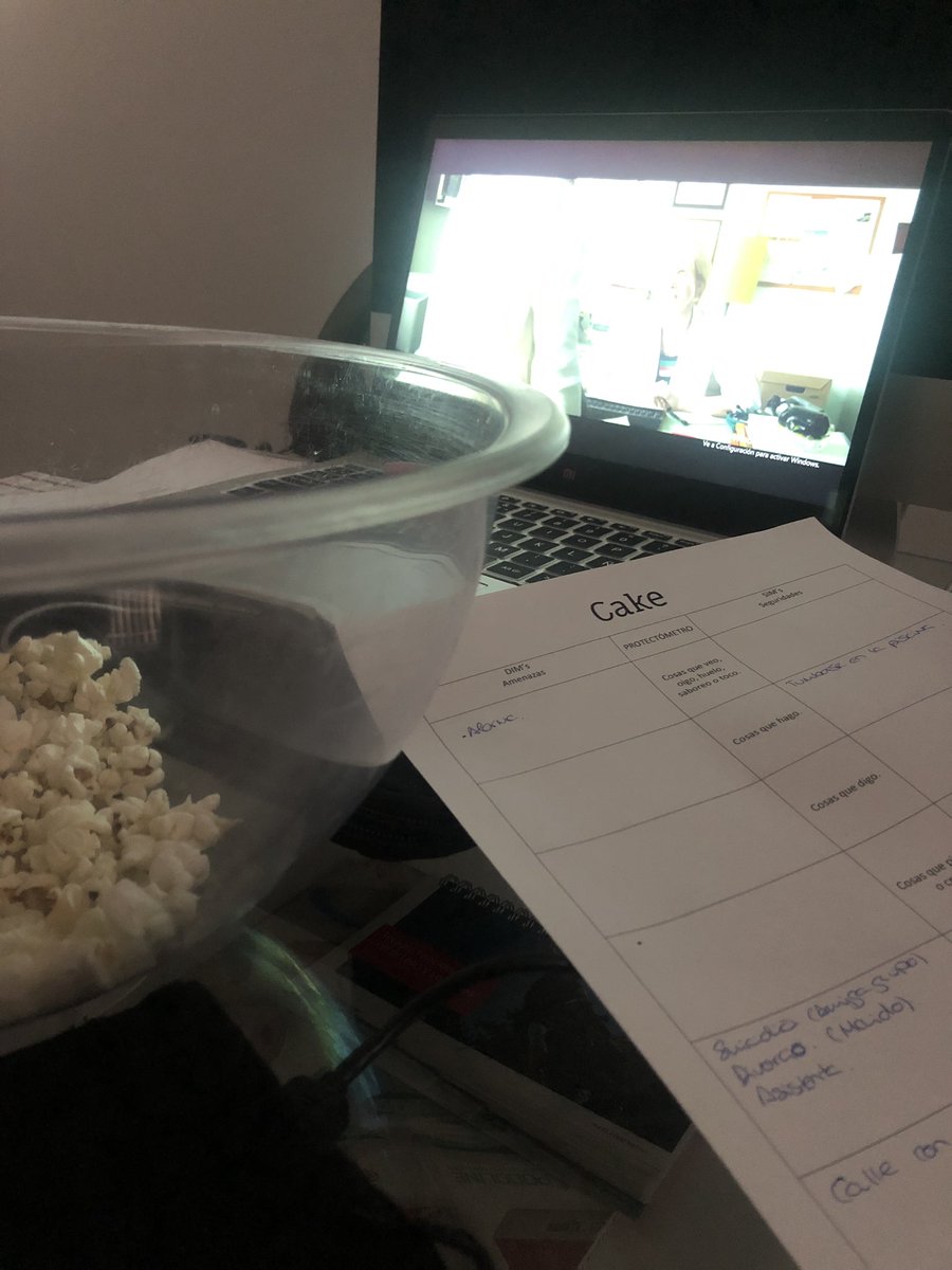 alexovi_fisio's tweet photo. Hoy en la sesión clínica toca analizar de la mano del gran @fisiomolina, los DIMS y SIMS presentes en pacientes con dolor crónico analizando la película Cake! 👌🧐🤯🍿 
Fundamental detectar este tipo de pacientes para poder ayudarles desde el primer momento a entender el dolor!🧠 https://t.co/IMf05pVqHQ