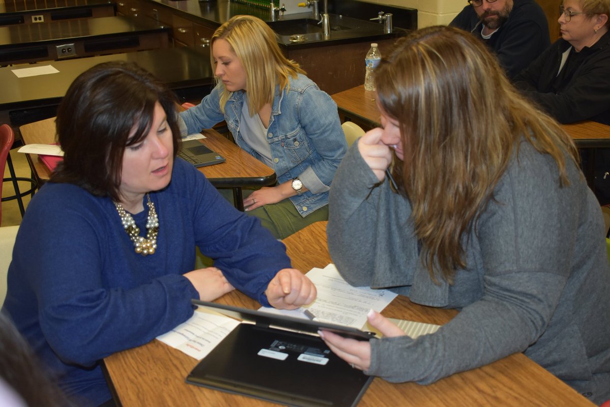 Innovate_OCS's tweet photo. Screencastify, Google Expedition, Virtual Tour Creator, and National Board Certification sessions are underway at the Choose Your PD Extravaganza! @OhioCounty1 #Innovate_OCS #TogetherWeAchieve #OCS4PDSuccess https://t.co/oqvkPIyUxA