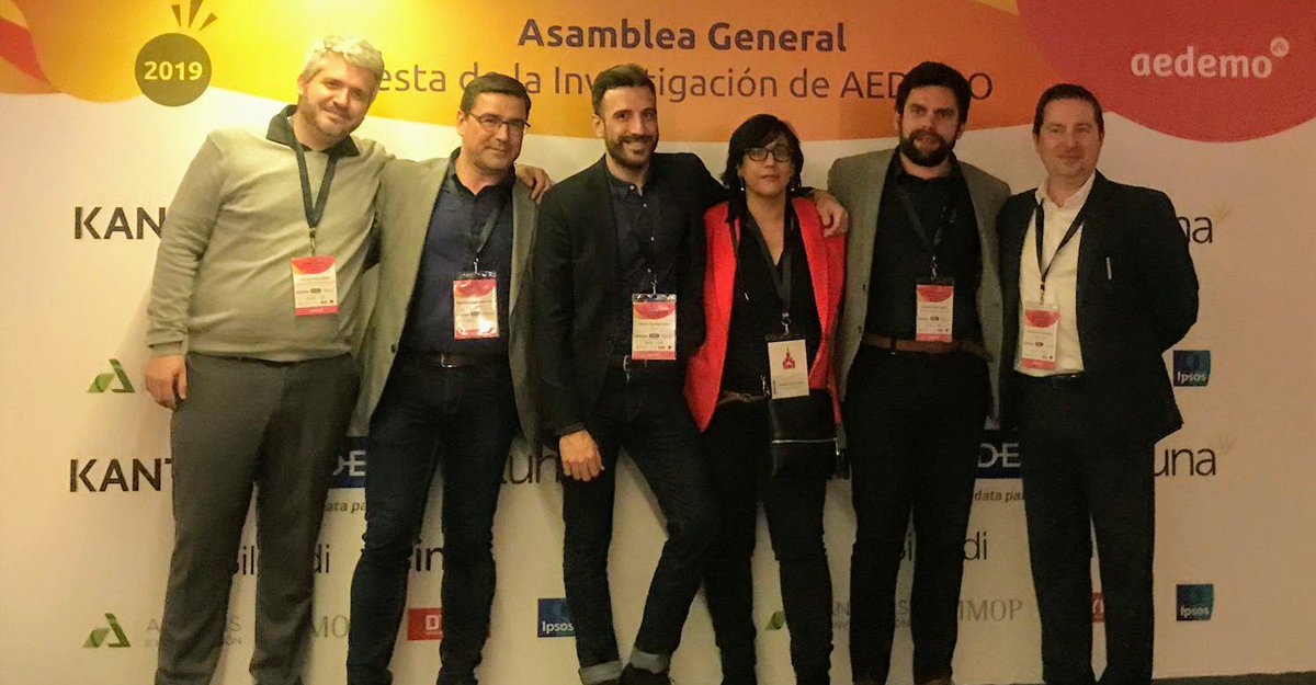 Gracias a <a href="/cesarchacon/">Ces</a>, <a href="/Xavier_MF/">Xavier Moraño</a>, y <a href="/yolandamarugan/">Yolanda Marugan</a>
por vuestra dedicación y contribución en la #JuntaDirectiva de #Aedemo.  Gracias por seguir colaborando desde fuera #Gracias