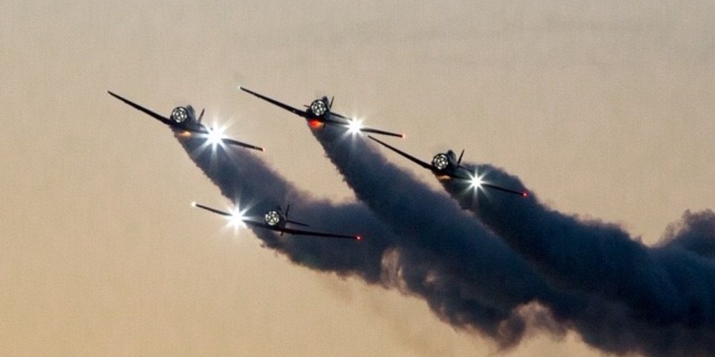 AeroLEDs's tweet photo. The incredible AeroShell aerobatic team pilots will be signing hero cards in the AeroLEDs booth Saturday at 2pm. Don't miss it! Booth D-093
#SNF19 #SunNFunFlyIn #AeroLEDs #AeroShell #Aerobatics #Airshow https://t.co/a8ep1zaRNc