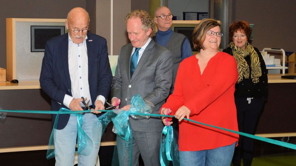 rtvridderkerk's tweet photo. Opening Kunstroute Ridderkerk 2019 https://t.co/iSLJRSQkwQ https://t.co/WHEmB2sPlM