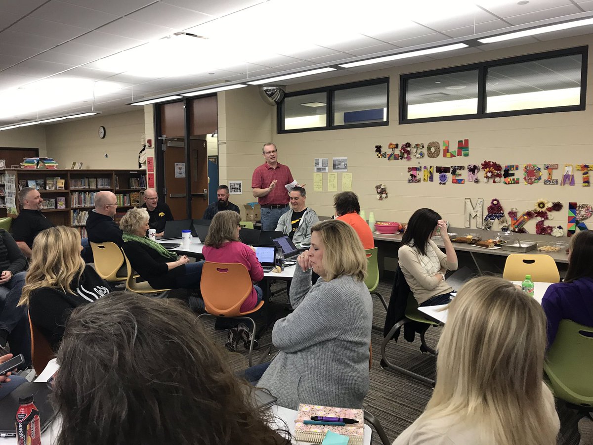 Lincoln_MCCSD's tweet photo. Mr Ruger explaining (entertaining!) his day with our winning battle of the books teams before we start PD! #comicgenious https://t.co/rvkjmxnmOG