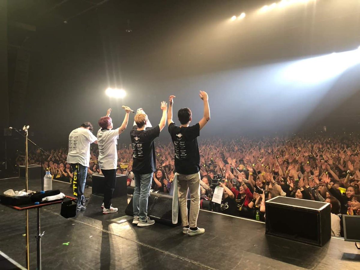 LOLFTIsland_TH's tweet photo. โอ้ยยย  มุมกล้องทำร้ายซงซึงโพดดด!!! 
5555555
นางออกกำลังกายทุกวันนางผอมอยู่��ด้อออ https://t.co/PttPUF6IFr