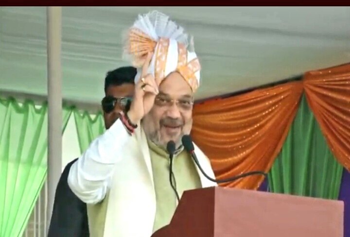 NEMirrorAssam's tweet photo. আঁহতগুৰিৰ খেলপথাৰত নগাৱৰ প্ৰাৰ্থী ৰূপক শৰ্মাৰ হৈ প্ৰচাৰ চলাই বিজেপিৰ ৰাষ্ট্ৰীয় সভাপতি অমিত শ্বাহে | ভাষণত কংগ্ৰেছ দলক সমালোচনা কৰাৰ লগতে মোদী চৰকাৰৰ উন্নয়নৰ খাতিয়ান দাঙি ধৰে | ইয়াৰ পূৰ্বে মনিপুৰৰ থৌবাইত জনসভাত শ্বাহে মনিপুৰক এক ক্ৰীড়াংগন ৰূপে অভিহিত কৰে | https://t.co/yHnuTCrUk3