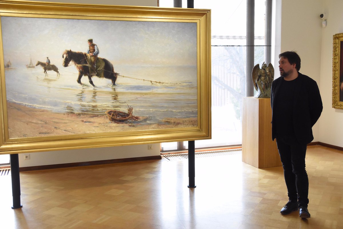 .@HalmetojaVeikko palasi lapsuutensa tunnelmiin ja kuratoi hienon kokoelmaripustuksen #Serlachius-museo Göstaan. Kartanon klassikot avautuu yleisölle 6.4. #kultakausi #modernismi