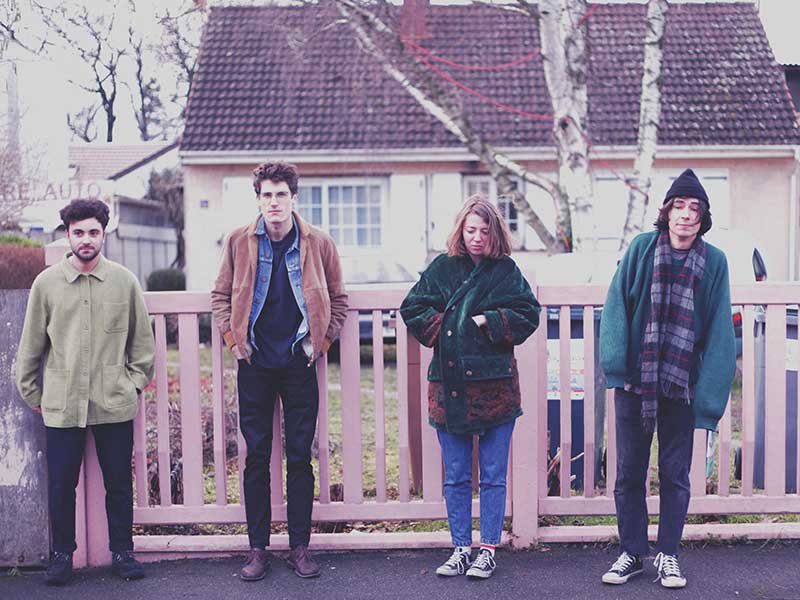 Sourdoreille's tweet photo. Vous cherchez de la tendresse et du spleen ? Dites Hoorsees : https://t.co/aqJwqUKH64

Toi qui aimes The Drums et Pavement, qui veux de l'amour et de la mélancolie : voici du rock'n'roll de qualité par les jeunes gens de Hoorsees. https://t.co/un0cZZxdJt
