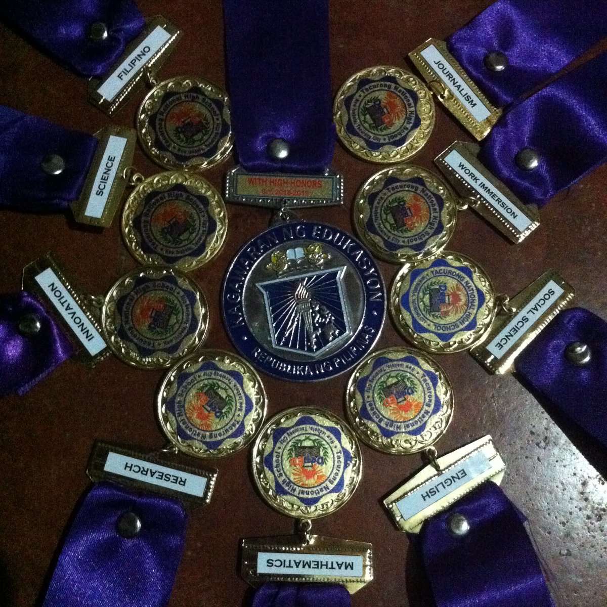 _beegeylrose's tweet photo. From all of my hardships
-With High Honors
Specific Descipline Award in:
-Communication Arts English 
-Communication Arts Filipino
-Science
-Mathematics
-Social Science
-Best in Work Immersion 
-Best in Research
-Best in Innovation
-Journalism Award
To God be all the Glory! https://t.co/wnIE1lPcWp