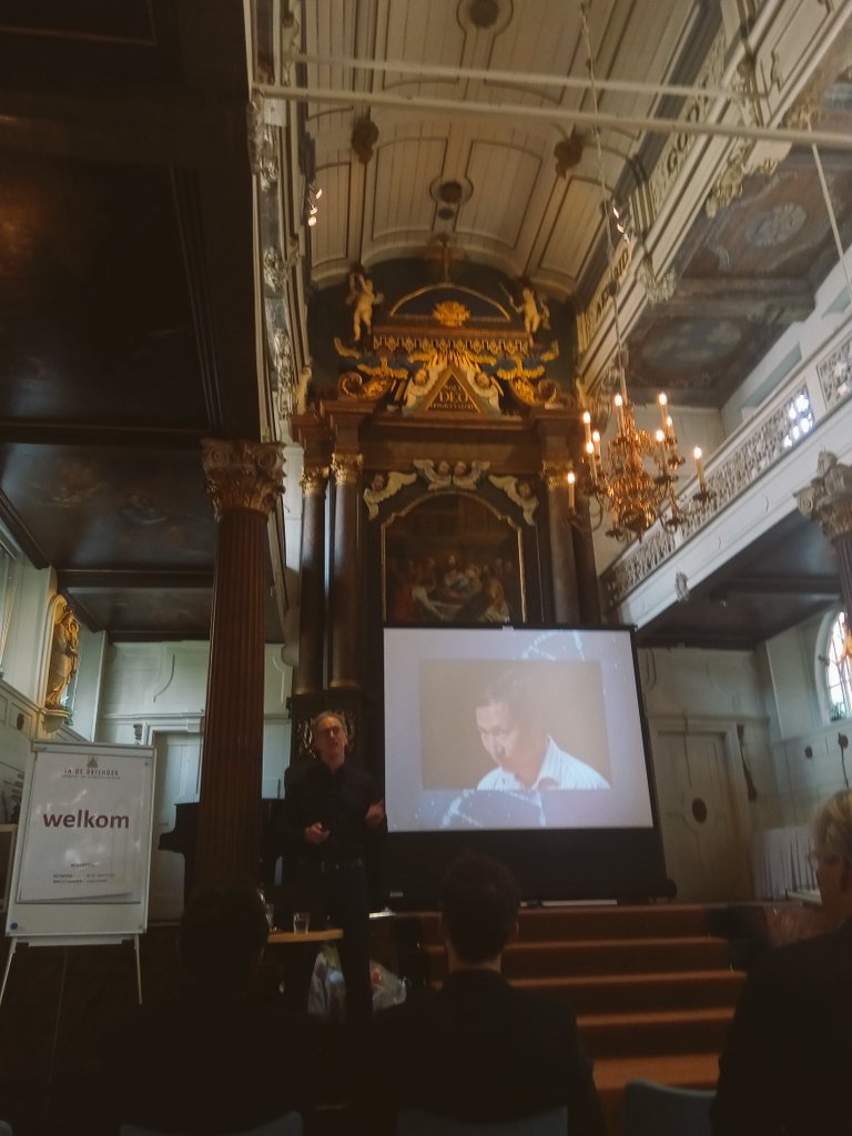 Serrano_theham's tweet photo. Finally, Marcel Zuijderland defends 'Germline genome editing? Of course!'. The controversial topic of the crispr babies from He Jiankui's work. #desnoo #genomeediting #crispr https://t.co/McTsULDdbj