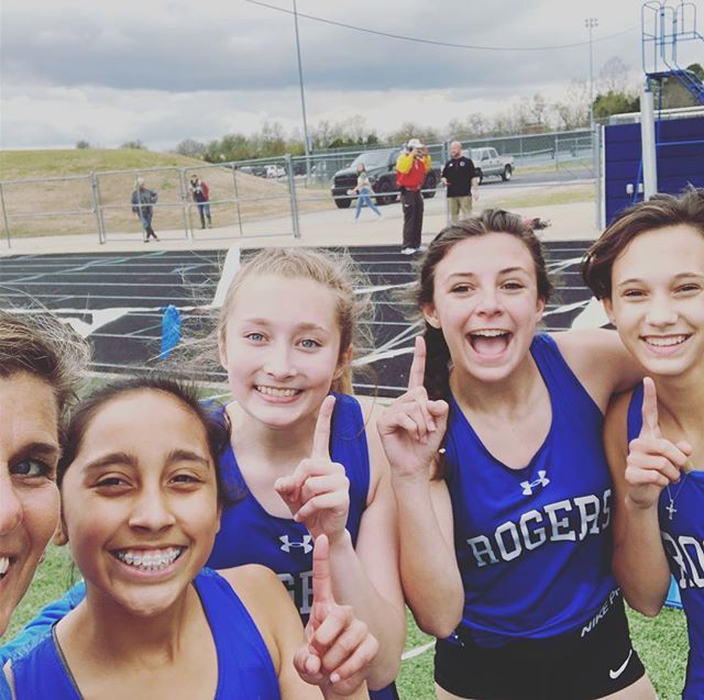 mountierunning's tweet image. RHS Freshman 4 x 8 # 1!!🙌🏻🙌🏻 bit.ly/2WM4Na8