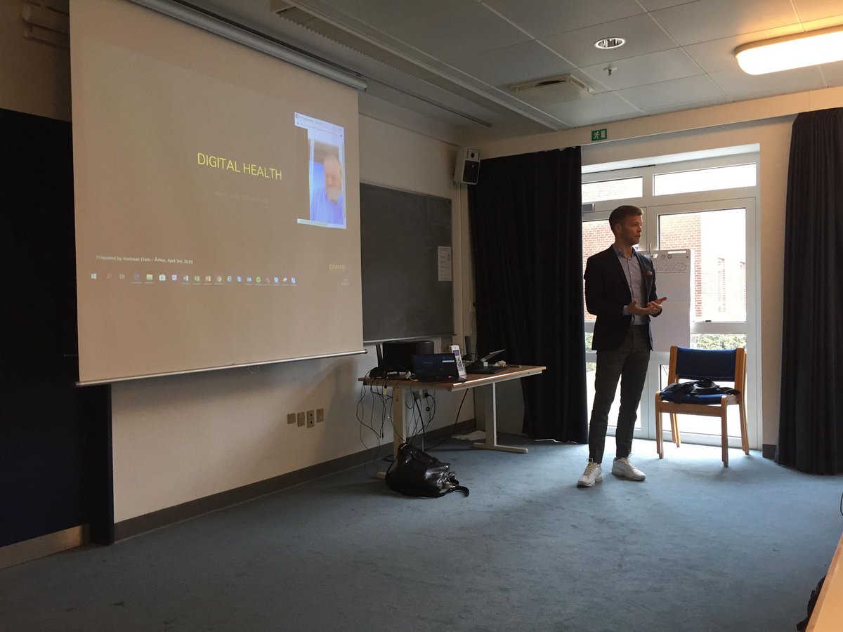 Taking a peak into @AUHdkl! Last Wedneday, <a href="/andreasdam/">Andreas Dam</a> was invited to talk about digital tools in healthcare. He explained how Daman is helping chronic patients by #cocreating digital solutions together with end-users, taking <a href="/RheumaBuddy/">RheumaBuddy</a> as an example. #digitalhealth