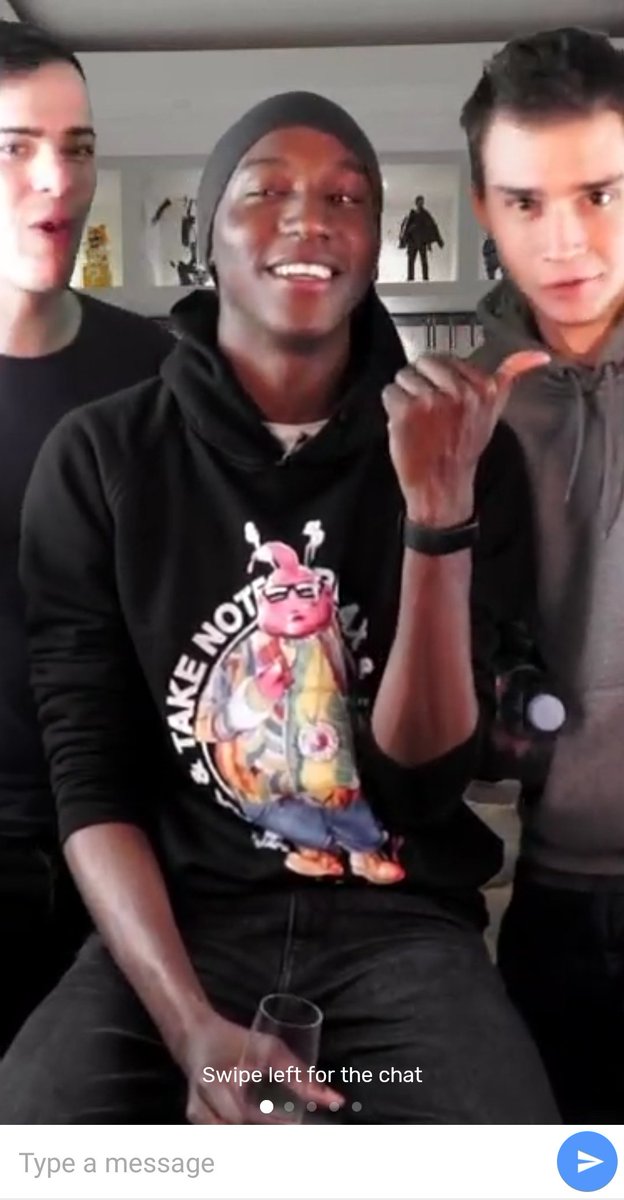 phchphhphr's tweet image. I've been a flashbreaker for almost 2 months. I really love this game. I was very surprised that my dream came true, I saw Ghislain no.1 and Ghislain no.2!! ☺️ #flashbreak