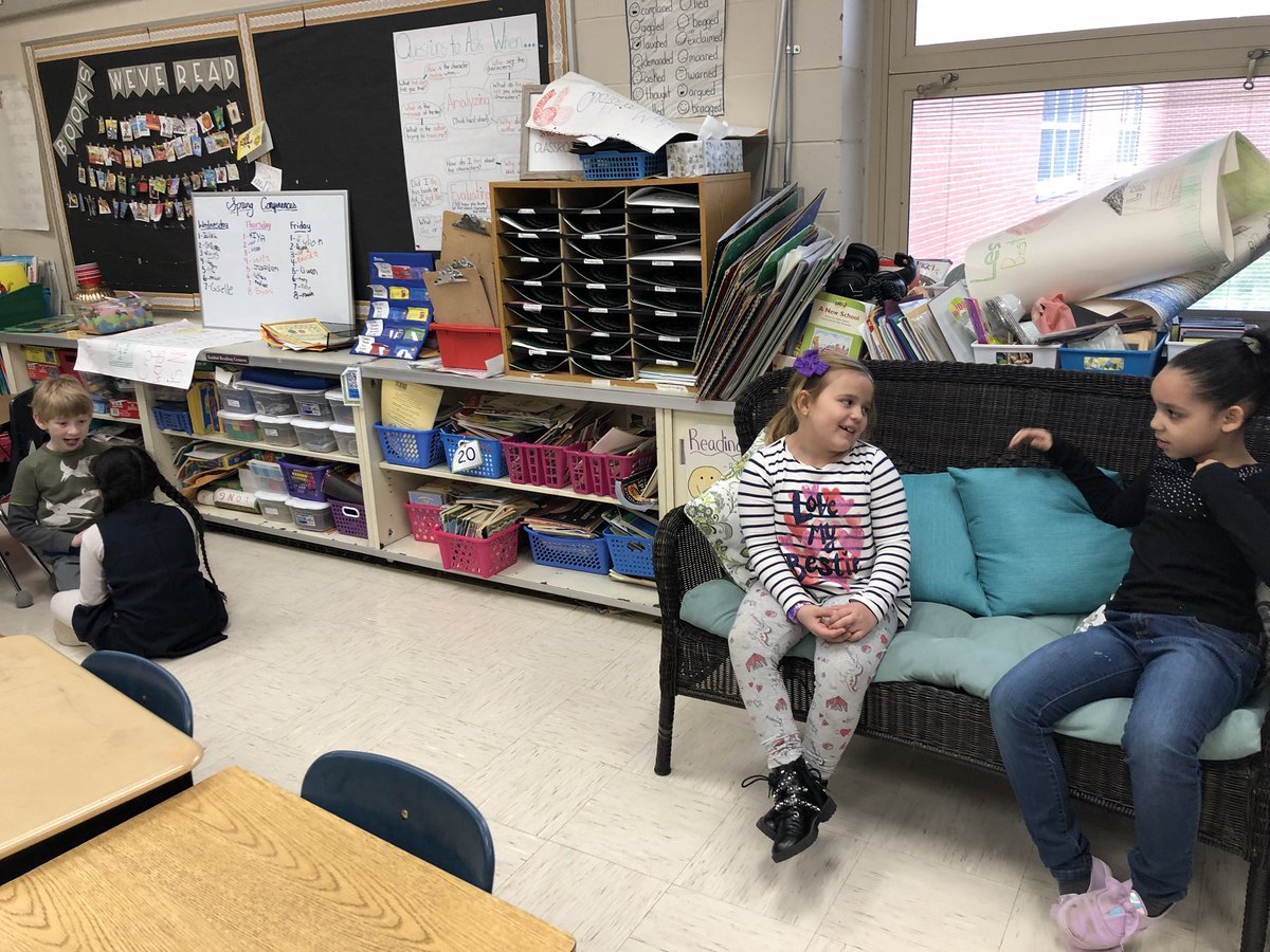 PileggiPirates's tweet photo. Social & emotional learning is just as important as academics, if not more at this age! Friends spent 15 min. having engaging conversations about whatever they wanted this morning. #ProudTeacher #HappyHearts #PerfectWayToStartTheDay #ltps #lesltps https://t.co/P5Mm0SXI2D