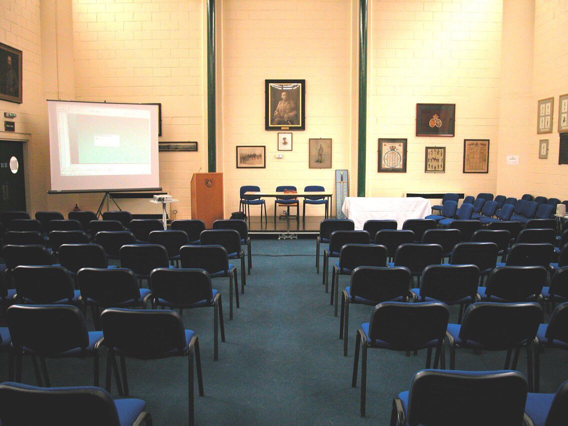 altvenueslondon's tweet photo. Can you believe all these photos are of the same room? This is the Hall at Fulham House. #militaryvenues #avl #alternativevenues #eventvenue #londonvenue #venuetohire #corporatemeetings #corporateevent #londoncorporate #eventplanneruk #london #uk #venue https://t.co/anzVIt1w1F