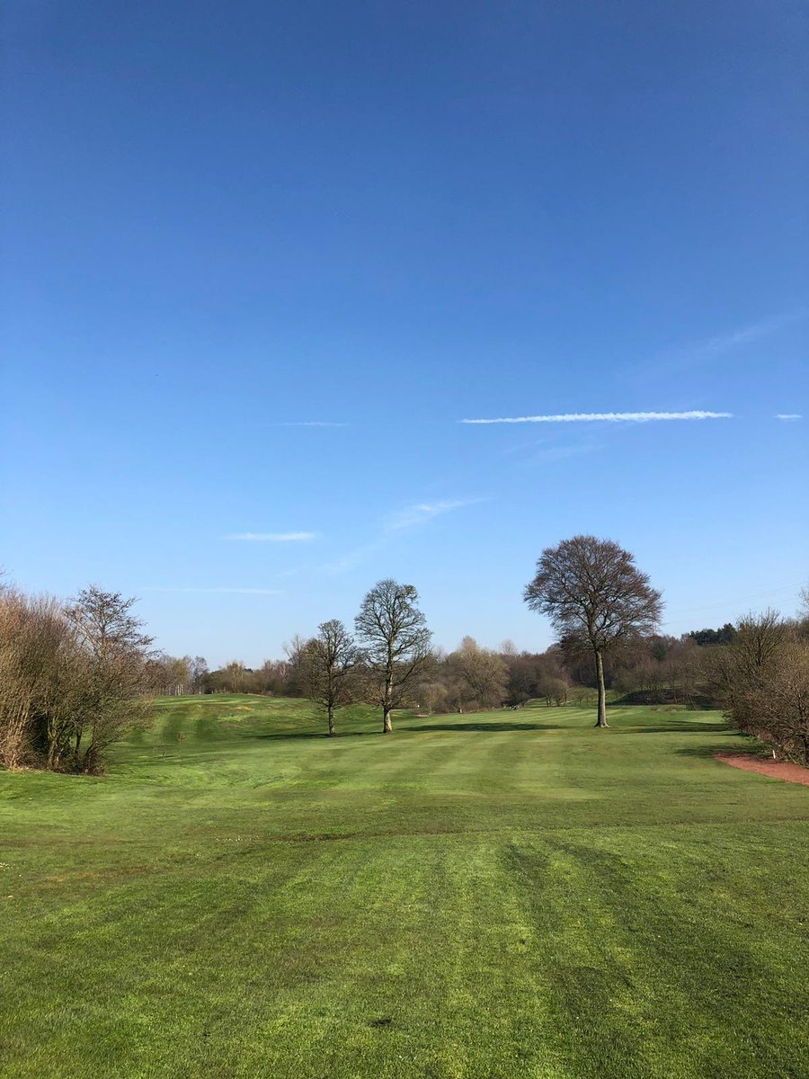 BrookdaleGC's tweet photo. Few pictures of the 8th hole looking superb in the sunshine #golf #everyonewelcome https://t.co/YpEdh8sO2W
