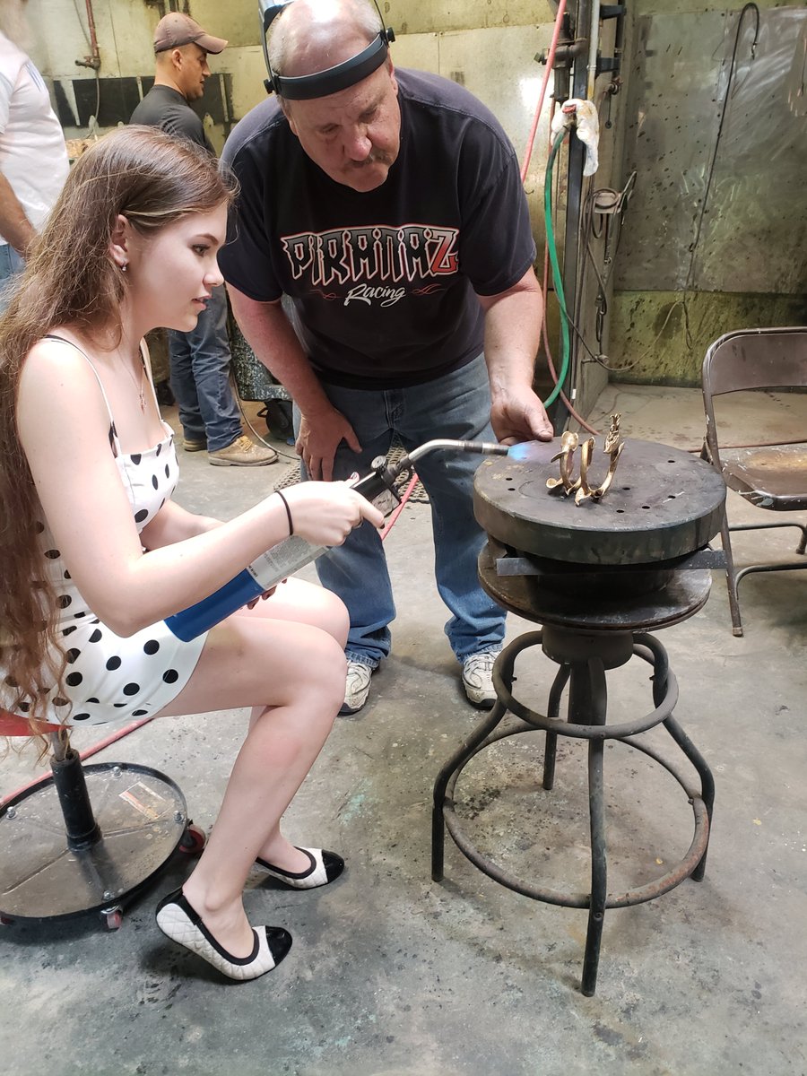 TrinityPrepFL's tweet photo. Last week our Sculpture class took a trip to American Bronze to finish their bronze casting projects! #TPSarts #TrinityPrepFL https://t.co/cYJyWW4zA2