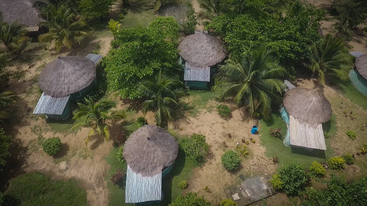empire_western's tweet photo. Akwidaa is a fishing village in Ahanta West district🇬🇭, This is Akwidaa inn, A beautiful place with beach front houses 🏝our team members lodged here  during our stay in Akwidaa. Akwidaa inn has such a serene atmosphere. The breeze alone is overwhelming 😫♥️ #destinationlegon19 https://t.co/lhSkFBVR2k