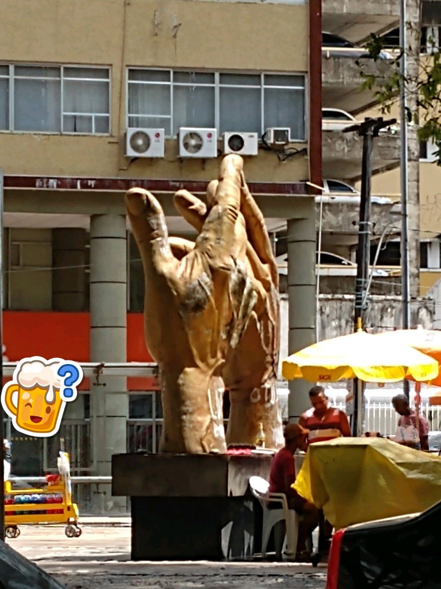 I'm at Praça das Mãos w/ <a href="/elismarcos5/">Elismarcos</a> @adriellyolly <a href="/genesio49324013/">Genesio</a> <a href="/thaispokemon/">Thaisperta</a> swarmapp.com/c/jMNbChEMsEt
