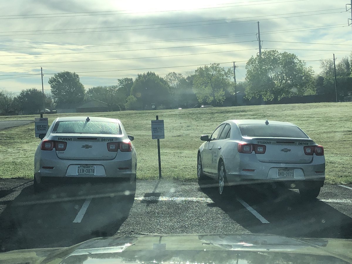 SergioGuerreroX's tweet image. #studentDriver 🤭 #uHad1Job