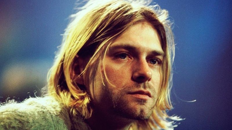 icimusique's tweet photo. Le 5 avril 1994, #KurtCobain s'enlevait la vie dans sa maison de Seattle. 25 ans plus tard, sait-on quelle influence le chanteur de #Nirvana a eue sur les adolescents qui l’adulaient? Et si le rockeur en avait fait de meilleurs êtres humains? https://t.co/uaSgHMqiHw https://t.co/hRGRnbDQAw