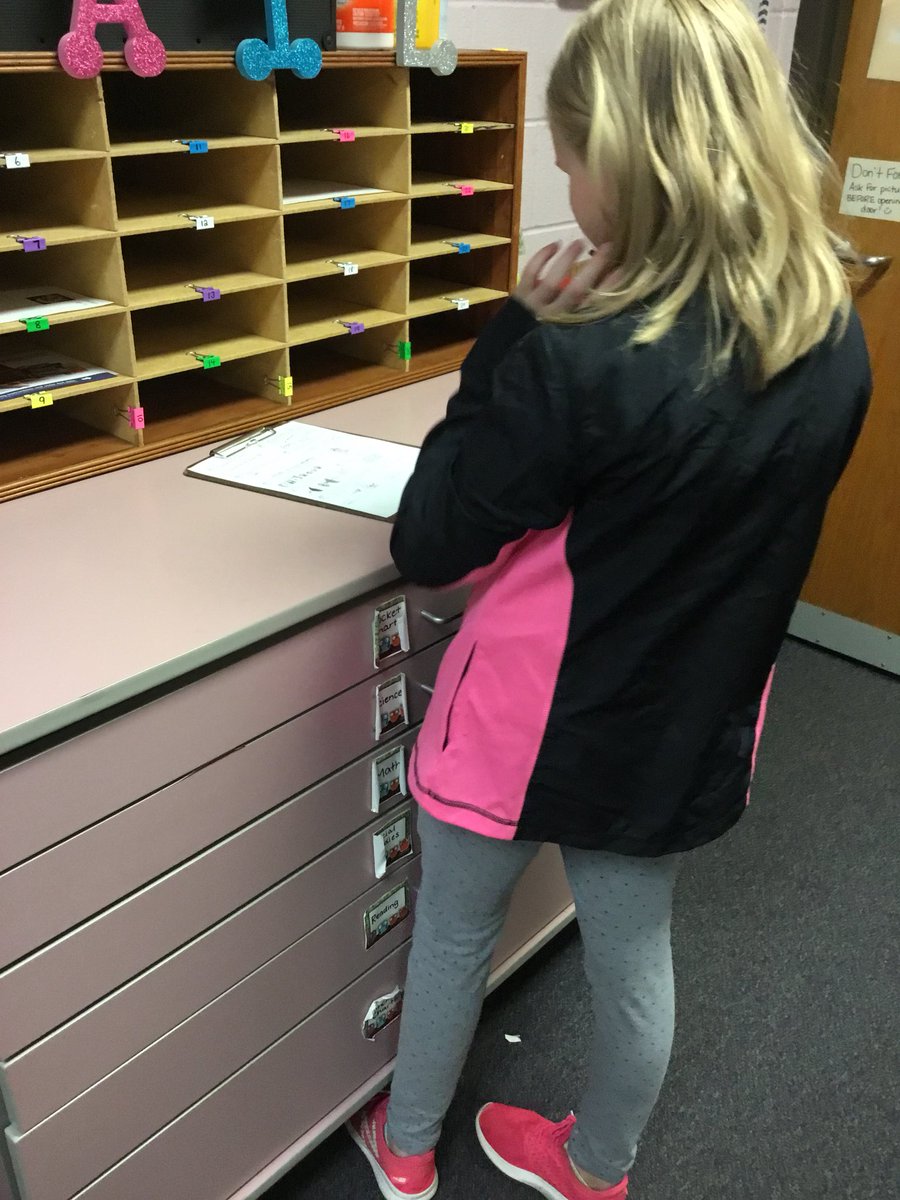MrsRedeniusOES's tweet photo. We are doing Math Genius 25 this morning! https://t.co/FjnZkOfAVH