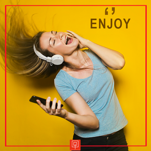 G_Careformance's tweet photo. Le fameux "regain d'énergie" du #vendredi... ☺
Votre cerveau SAIT que c'est la fin de la semaine et se détend par avance.
Mais c'est vous qui avez le pouvoir 💪🏻 et vous pouvez tout à fait muscler votre #cerveau et commencer à penser différemment. 
#devenircareformant https://t.co/1xuQrbqtvb