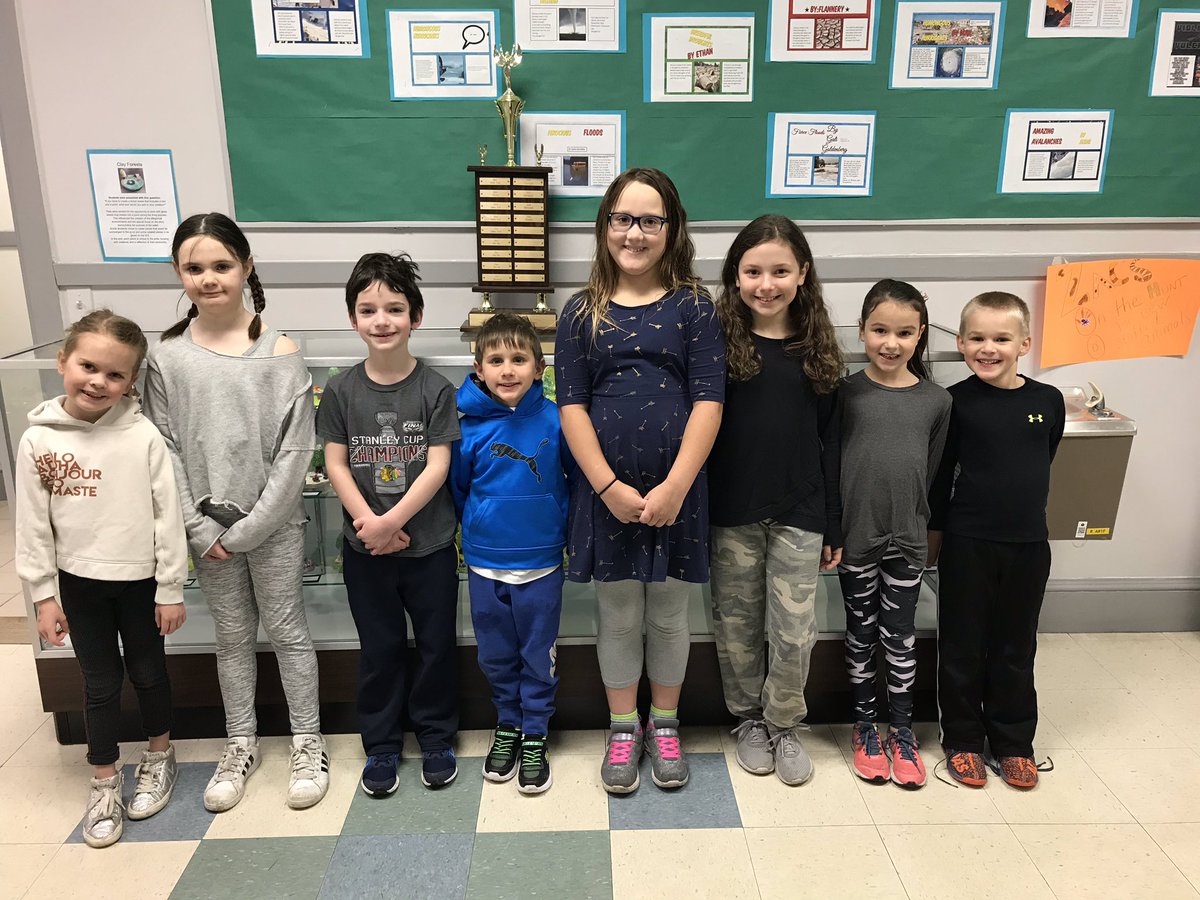 RaviniaSchool's tweet photo. Congrats to our Ravinia STAR students! Keep shining with that excellent behavior! #RaviniaRocks #engage112 https://t.co/efvoI6JhYd
