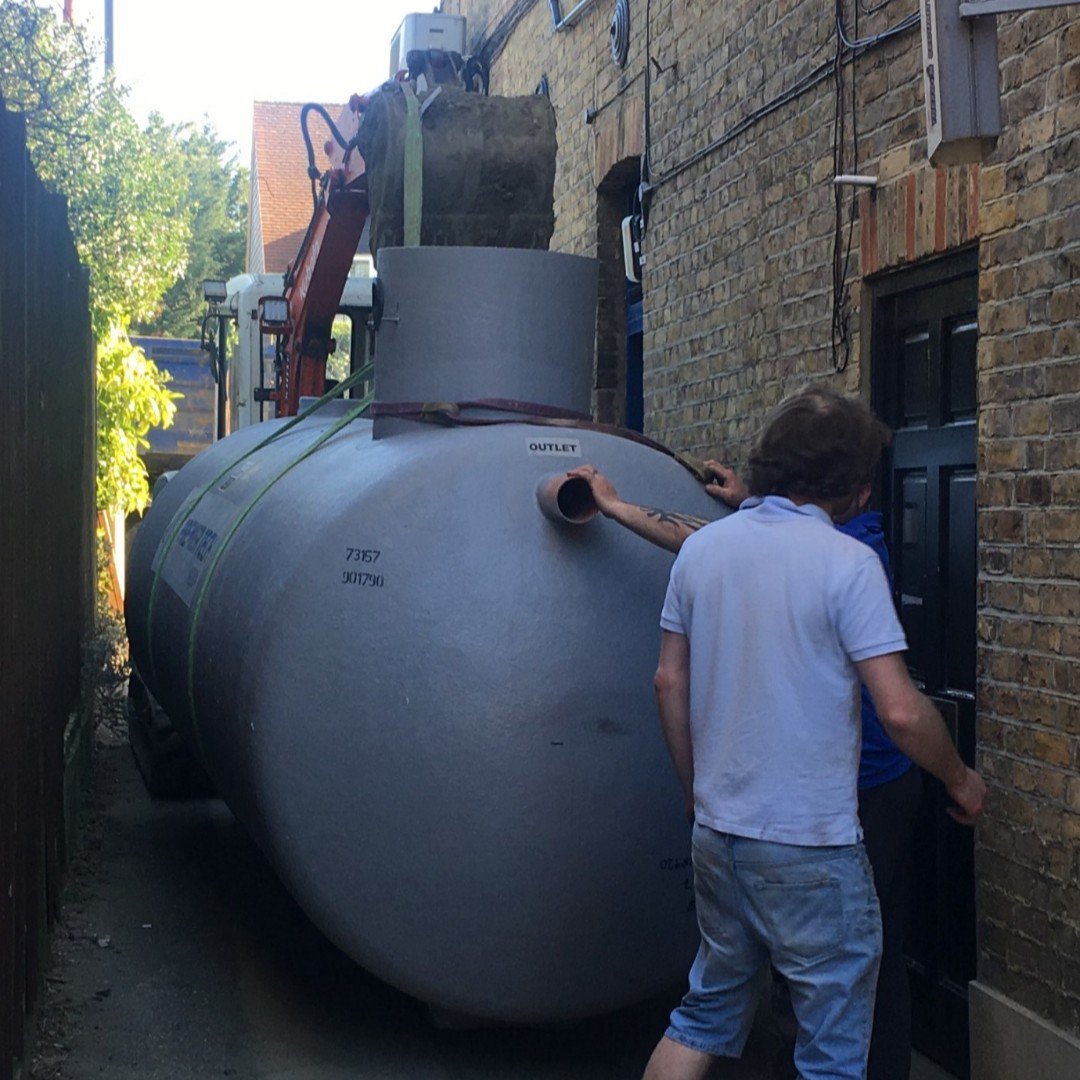 ClearArchitects's tweet photo. Our rainwater harvesting tank has arrived (almost) for our own Studio project in Loughton, Essex.
#rainwaterharvesting #SuDs #sustainable #drainage #system #rainwaterfortoilets #rainwaterforgardening #PremierTech #narrowaccess #bigtank https://t.co/dRq8p7TXJF