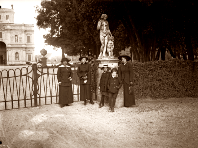 TrastevereRM's tweet photo. Il 1900 Romano: Villa Pamphili, Tor di Nona e Piazzale Gianicolo..chicchette che vi regala solo @TrastevereRM 😍
#LaPrimaCheVieneInMente https://t.co/tWNL4UxLNB