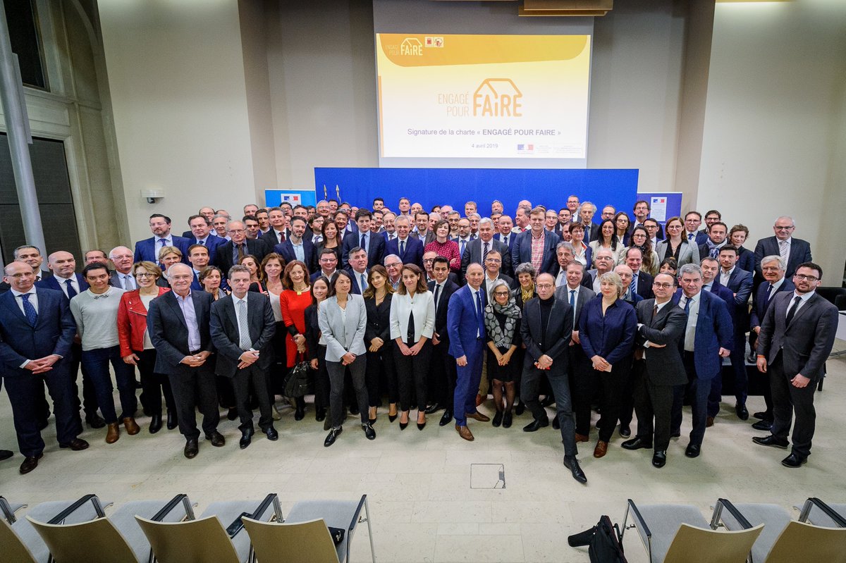 OEE_France's tweet photo. @OEE_France fait partie des 137 signataires de la Charte #FAIRE engagés pour la #RenovationEnergetique ! Pour valoriser leurs actions : signature commune "Engagé pour #FAIRE" hier @Min_Ecologie avec @FdeRugy, @J_Denormandie, @ar_leroy et @pelletier_ph Crédit photos : A. BOUISSOU https://t.co/qjLlJn5c0J