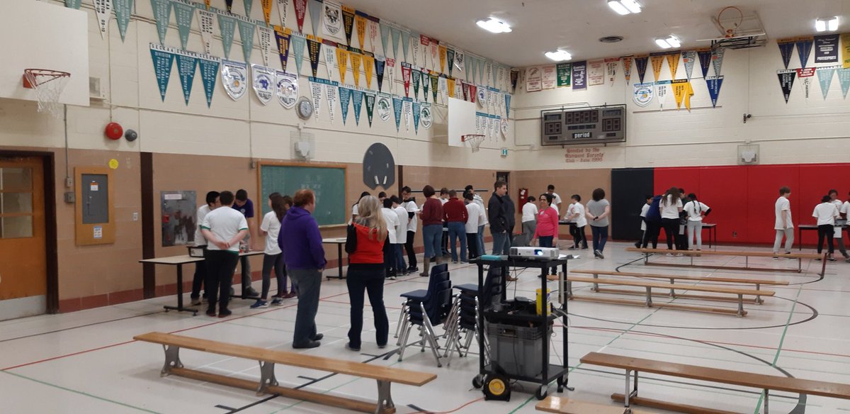 janet_bosnjak's tweet image. Instructions about competition/challenge giving provided and then they are off buiding and coding their robots!! #ev3robotics @gecdsbpro @Mrs_hamzology @GlenwoodGriffin @MrsAwender @VMMustangs @mrs_pmohan