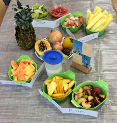 #toptipfriday Use meal times as an opportunity for your child to develop understanding of alliteration.  You could serve “leafy lettuce”, “sassy strawberries” “crazy crackers” “awesome apples”, “moo milk” or “jungle juice”.Encourage them to repeat the alliteration words with you.