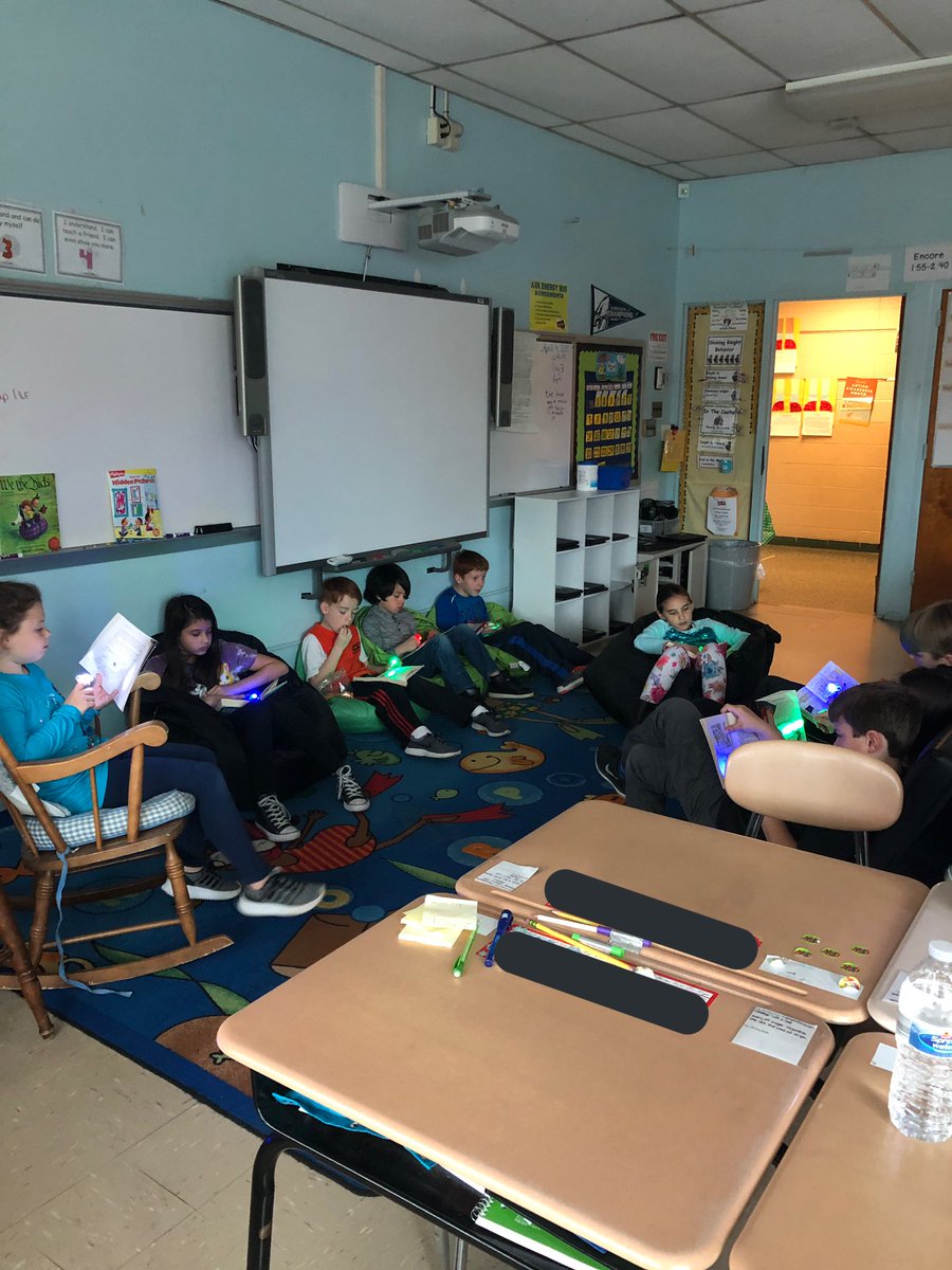 mrscatchison's tweet photo. Flashlight Friday! 🔦📕 https://t.co/LpCSB20Sq9