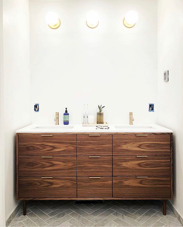 Still loving the grain on the front of the vanity!  Let me know if any of you need a vanity or cabinets. Our San Leandro shop is almost set up and ready for work! . . . #Interiorstyling #decorinspo #SanFrancisco #California #midcentury #midcenturymodern … bit.ly/2UFbIER