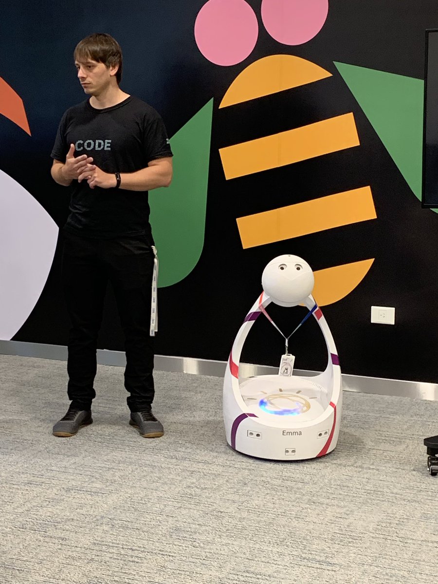 fer_llaver's tweet image. Hoy nos vista el Banco Macro en nuestro Client Center para tener una jornada de cocreacion e innovación #ibmClientCenter #innovacion