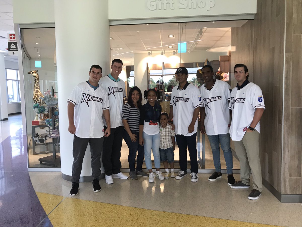 nwanaturals's tweet photo. Today is the 1st of 5 Arkansas Children’s Northwest Fan Days of the season. Members of the #NWANaturals will visit the hospital from 12:30-1:30 then we’ll do a Fan Wave at the end of the 1st inning during tonight’s game. #GoNaturals #ACNWFan #FanDay #FanWave https://t.co/UqZ9vZ54bN