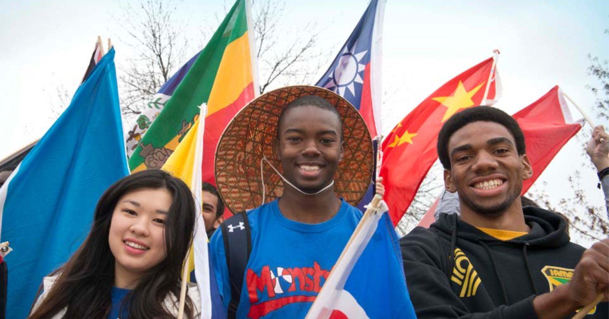 INTOSLU's tweet photo. Hey #INTOSLU students - head over to the CGC today at 2pm for the Parade of Nations and #Billiken World Festival! #AtlasWeek #diversity #international #celebration #SLU #saintlouisuniversity https://t.co/vGyT8xjoiy