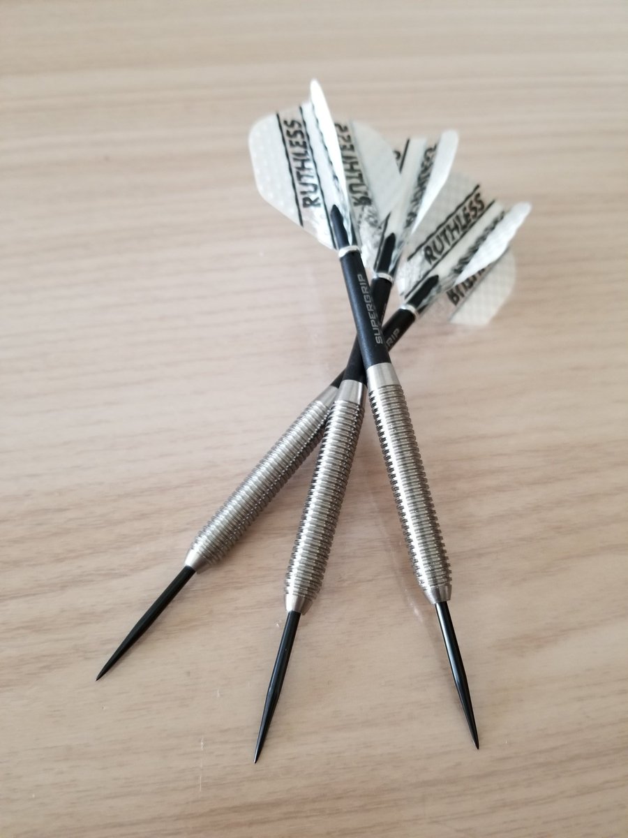 murachaaaan's tweet image. 一番気持ちいいのはオリジナルかな。
カット、太さが個人的にベリーマッチ♪当面これでいいんじゃない？って思ってる。
タングステン80%で安価なバレル、まあ3種とも総じて投げやすく気に入ってます。
#アラングレイザー
#トンマシーン
#TonMachine 
#AlanGlazier