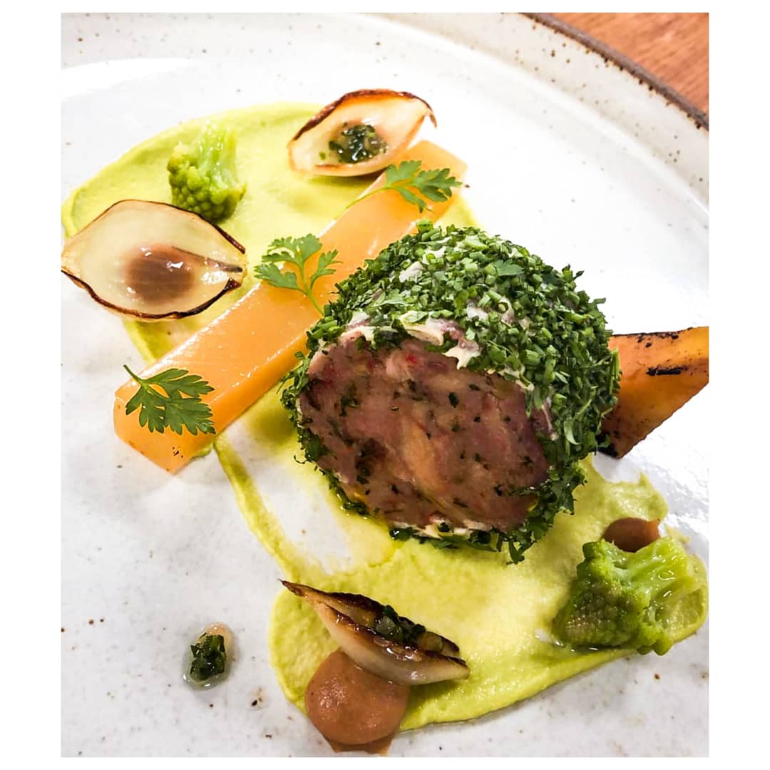 chandco's tweet photo. That's the first week of April out of the way! Let's wrap it up with our #CHCODoTW with 🐑 Vs 🐖 showdown. RT for Marcus Monkhouse's seasonal lamb dish or Like for @ben_gsinclair pork and apple dish 🍏

#FridayTreat https://t.co/g4iAJIvSak