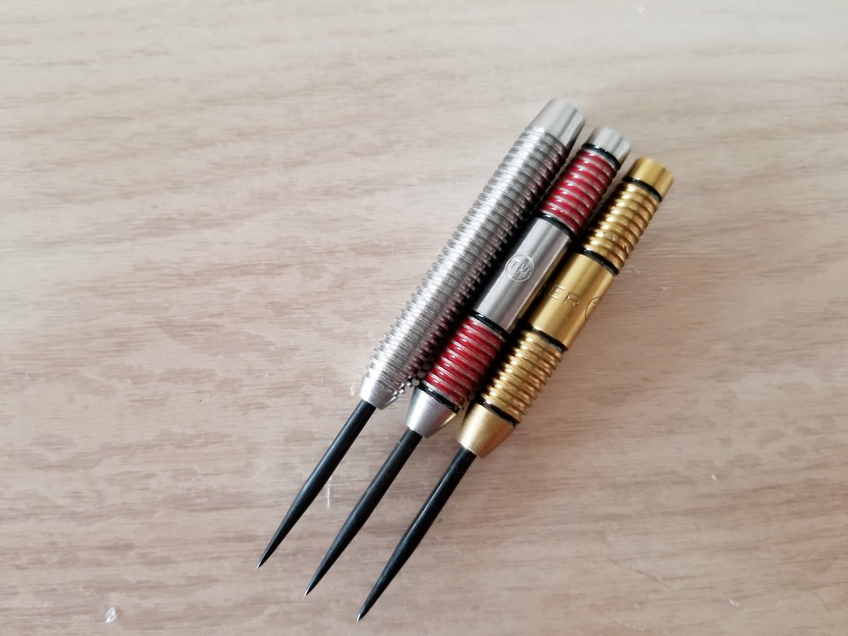 murachaaaan's tweet image. 一番気持ちいいのはオリジナルかな。
カット、太さが個人的にベリーマッチ♪当面これでいいんじゃない？って思ってる。
タングステン80%で安価なバレル、まあ3種とも総じて投げやすく気に入ってます。
#アラングレイザー
#トンマシーン
#TonMachine 
#AlanGlazier