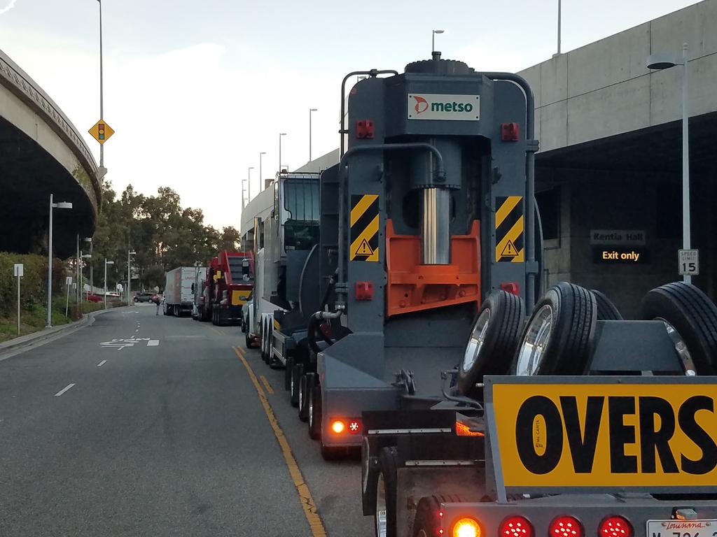 BSmithMktg's tweet photo. Move-in day #ISRI2019 Los Angeles.  #RecycleWithMetso https://t.co/8TXjJ2UNT0