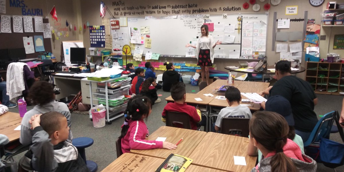 VJones_ELA's tweet photo. Career Day in full swing!! Learning about journalism. #reading #writing #educationmatters #aliefproud @CounselorMDS @donna_bauri @Martin_Mustangs https://t.co/DvW73iEDEn