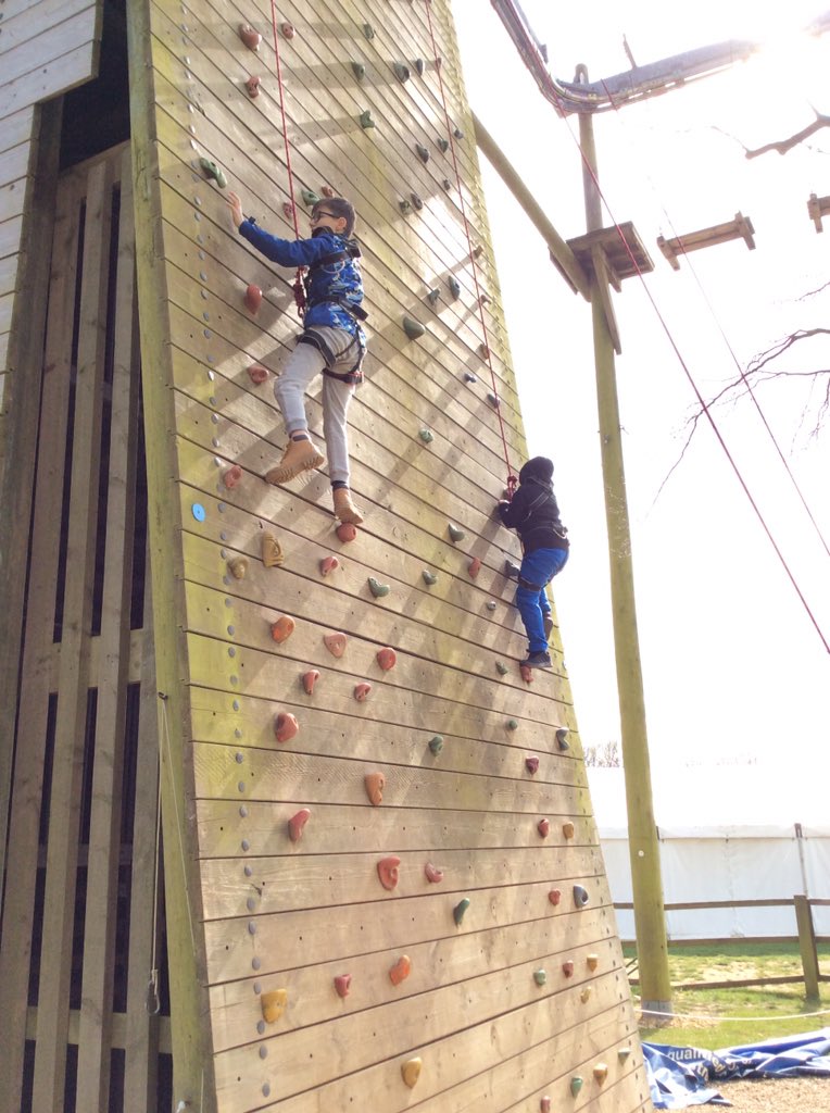 Misshemming_NJS's tweet image. Group 2 climbing this morning @National_Junior @National_Y5